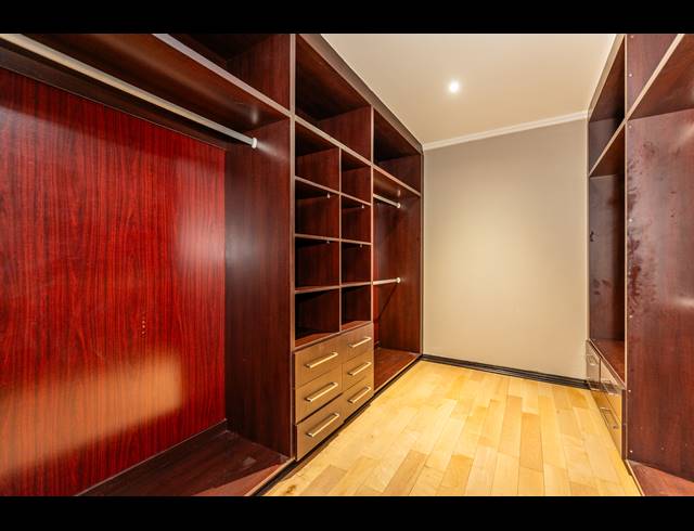 4 BEDROOM HOUSE FOR SALE IN BRYANSTON